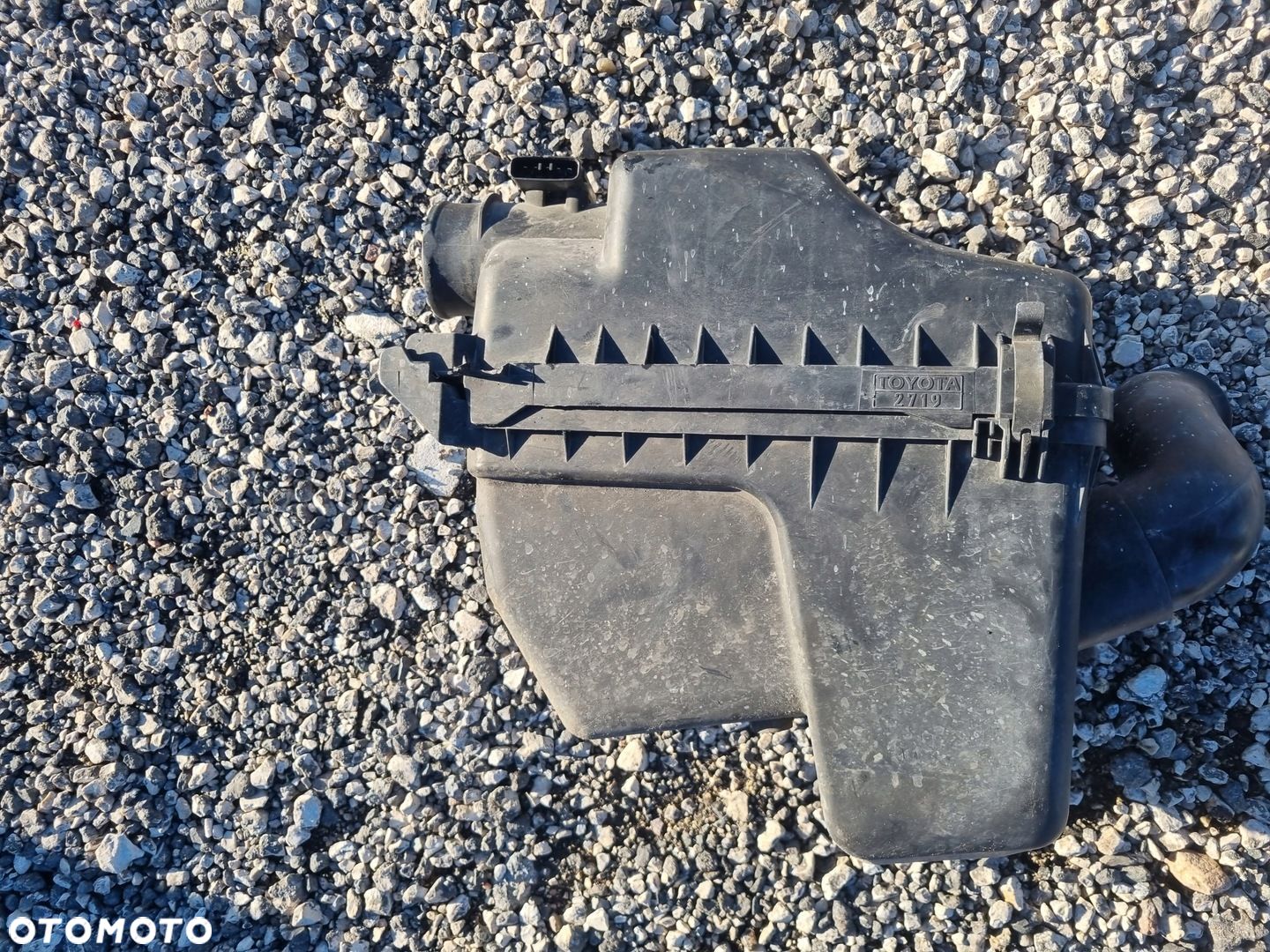 Obudowa filtra powietrza Toyota Rav4 II 2.0 D4D 22020-27061 - 1