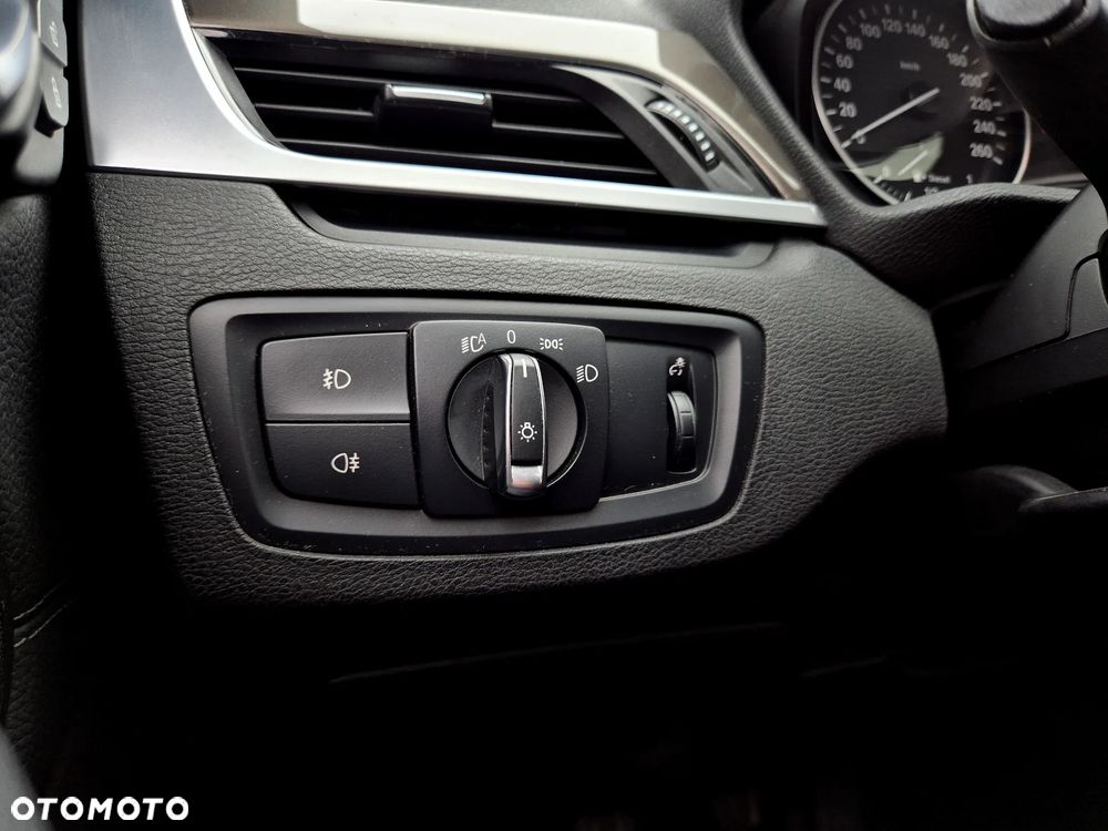 BMW X1 sDrive18d xLine - 18