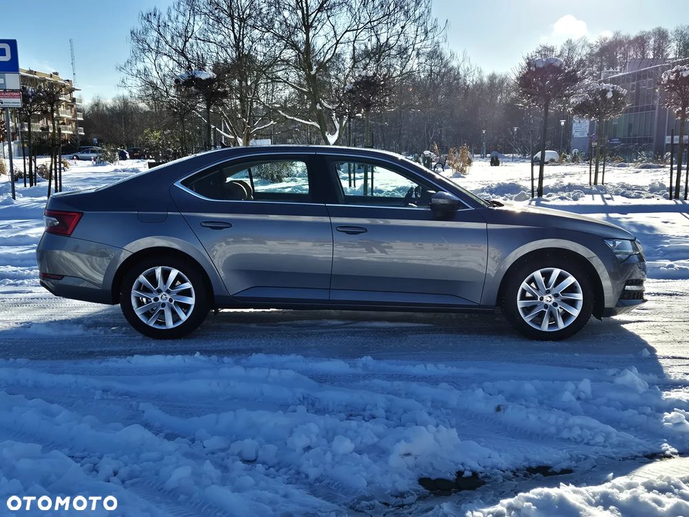 Skoda Superb 2.0 TDI SCR Style DSG - 9