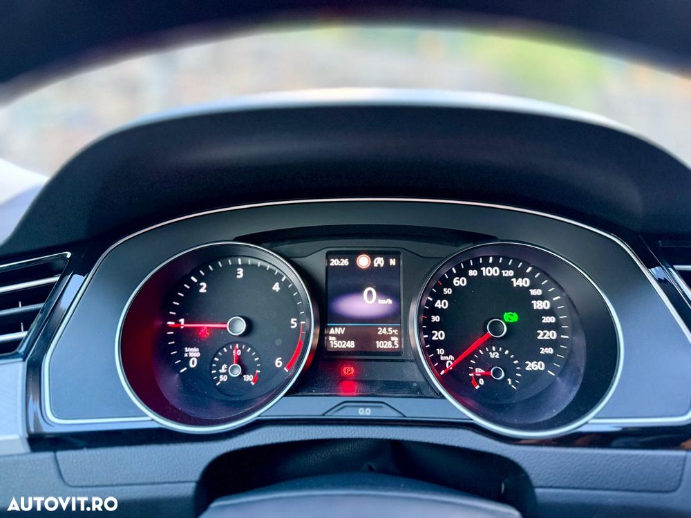 Volkswagen Passat 2.0 TDI DSG Comfortline - 11