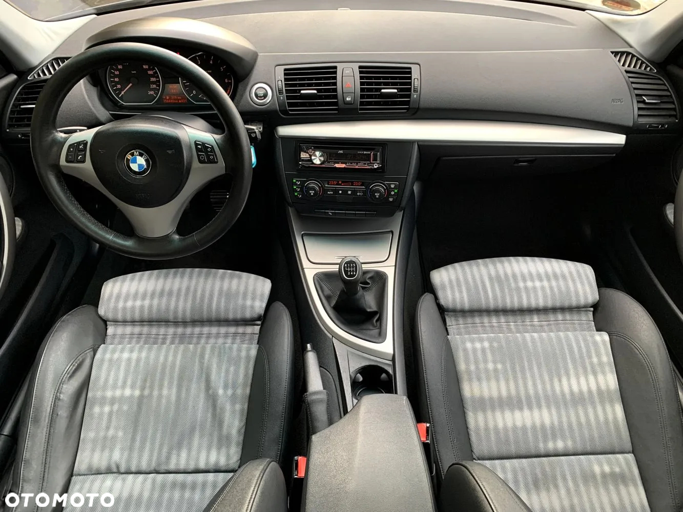 BMW Seria 1 116i - 22