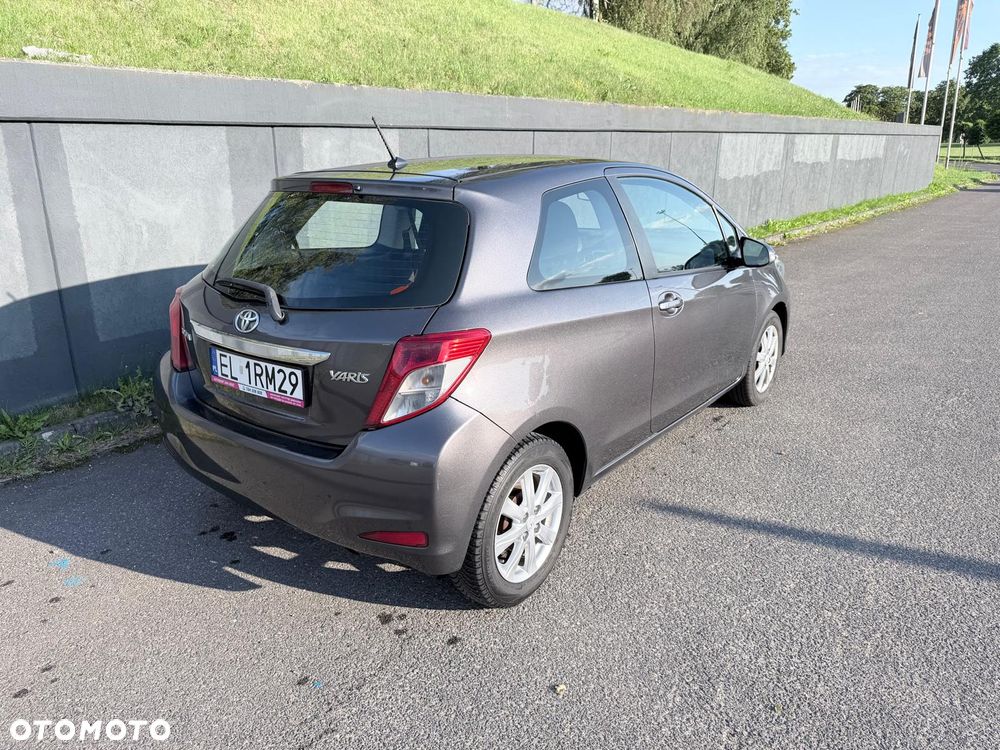 Toyota Yaris 1.33 Premium - 9