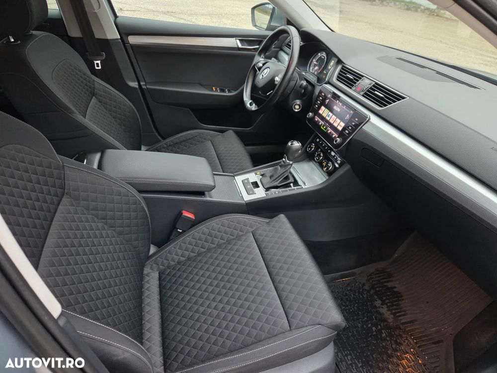 Skoda Superb 2.0 TDI DSG Style - 9