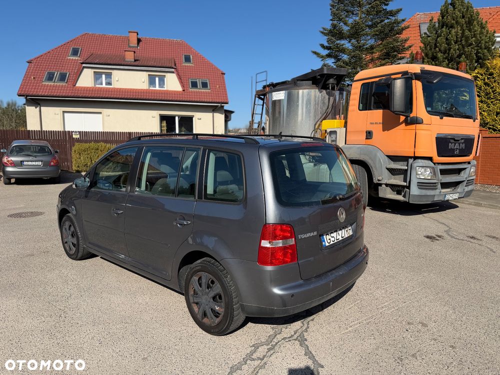 Volkswagen Touran 1.9 TDI Conceptline - 6