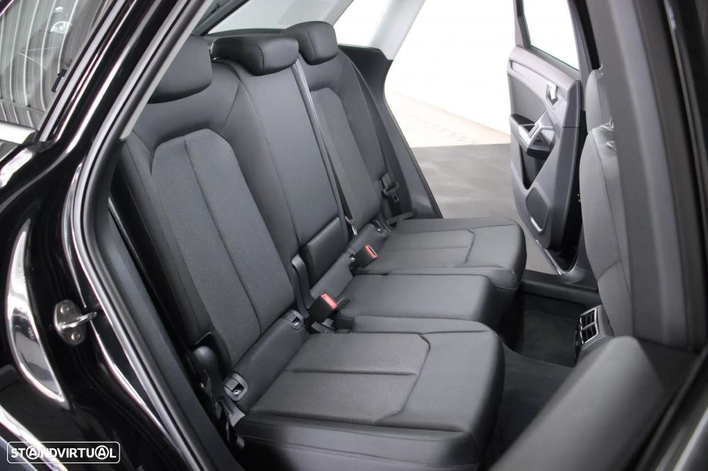 Audi Q3 35 TFSI S tronic - 13