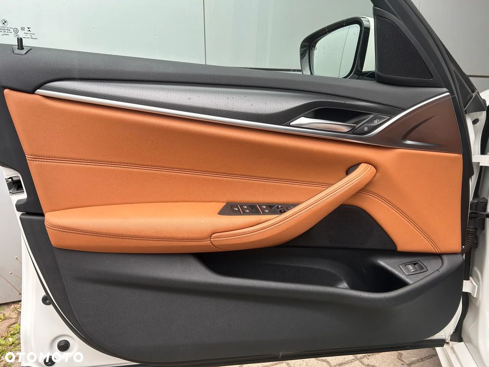 BMW Seria 5 520d xDrive mHEV M Sport sport - 17