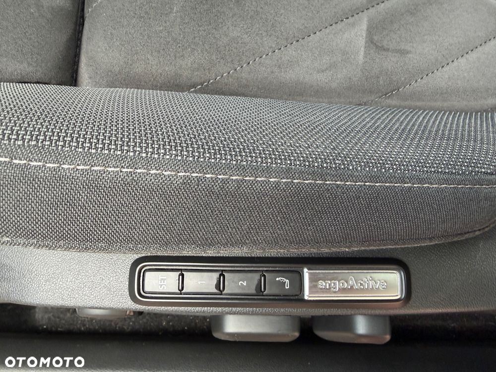 Volkswagen Golf 1.5 TSI EVO Style - 33