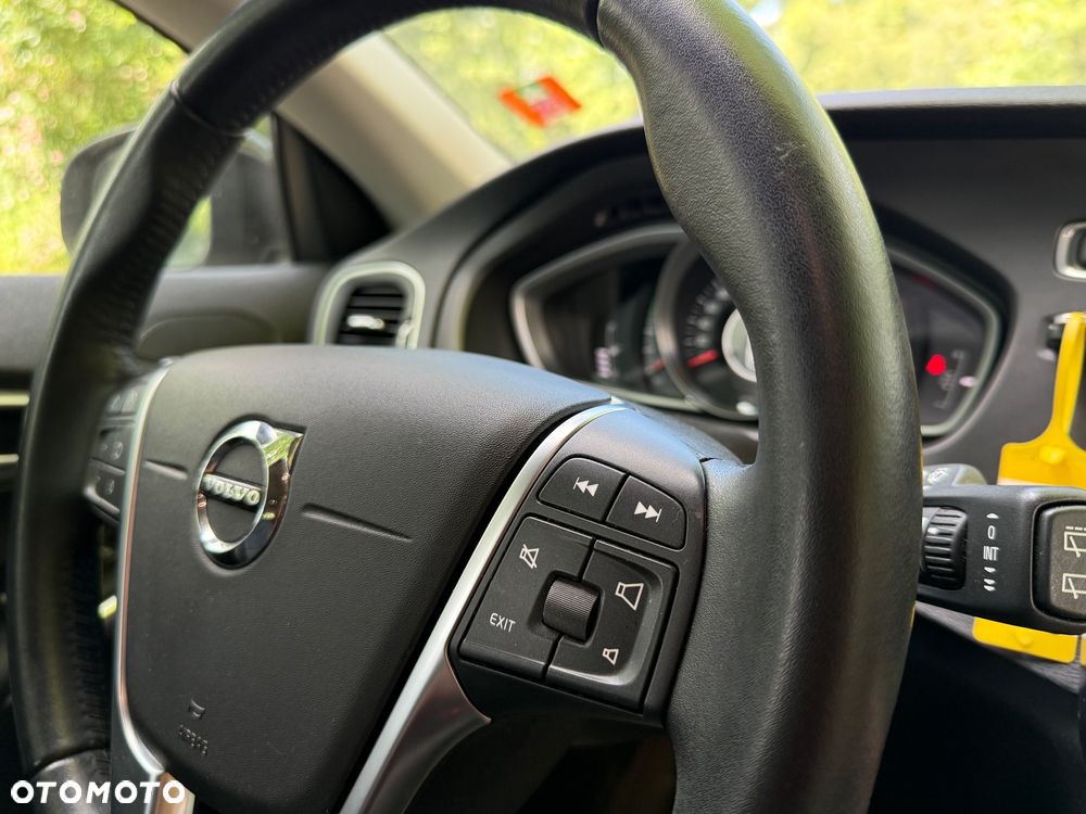 Volvo V40 Cross Country D3 Drive-E SCR Momentum - 24