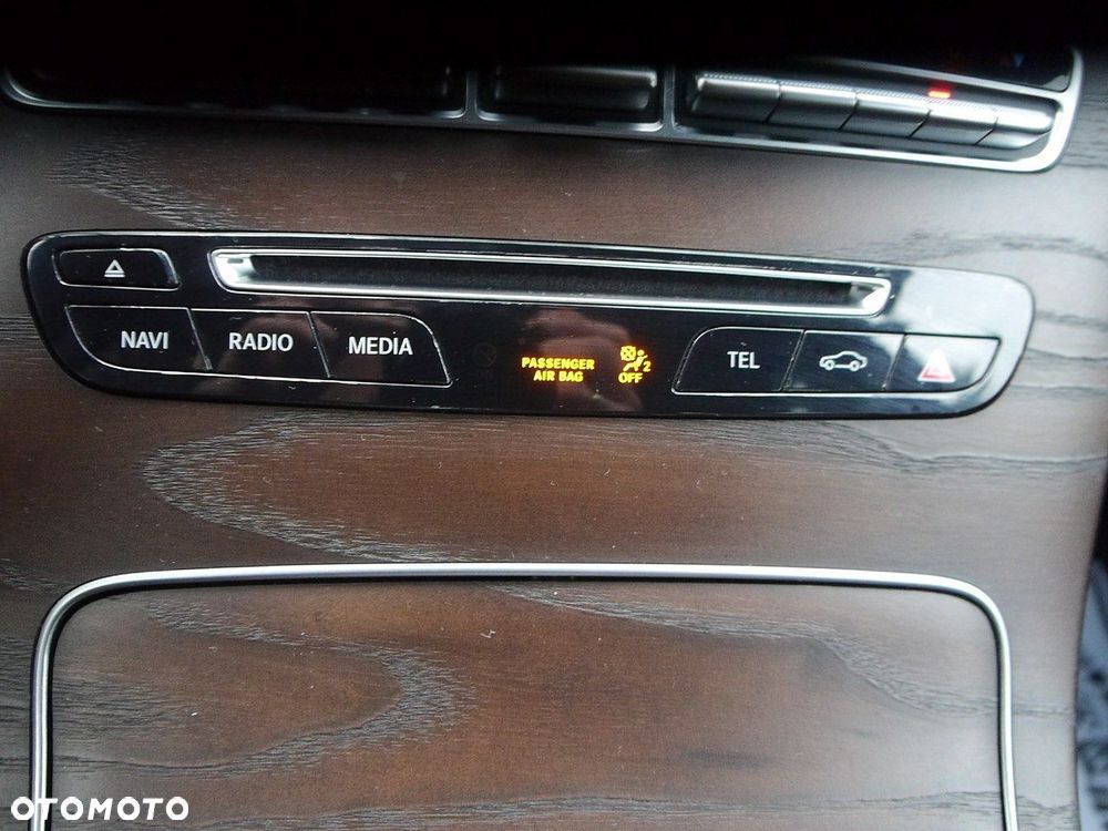 Mercedes-Benz GLC - 32