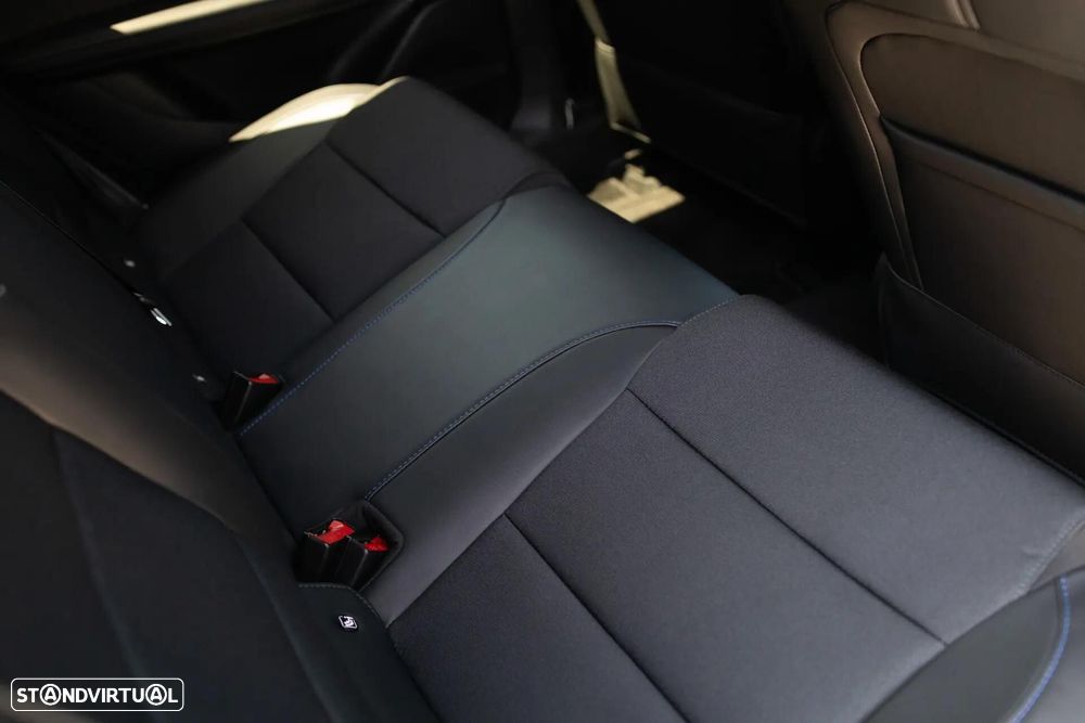 MG MG4 64 kWh Luxury - 39