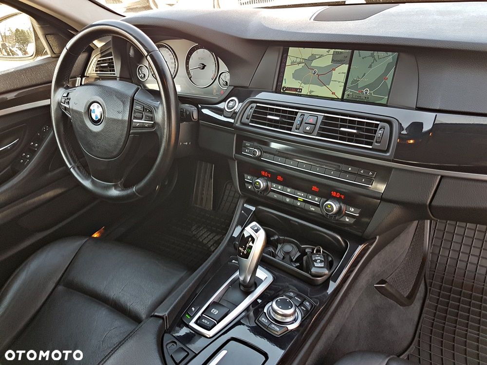 BMW Seria 5 528i - 26