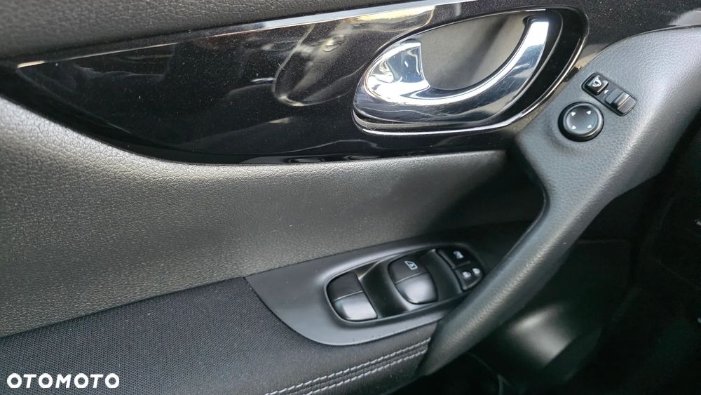 Nissan Qashqai 1.2 DIG-T N-Connecta EU6 - 22