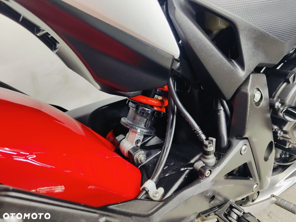Honda CBR - 12
