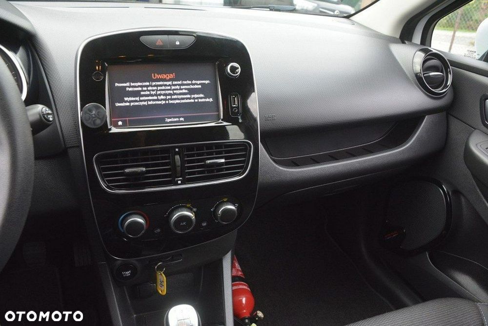 Renault Clio - 23
