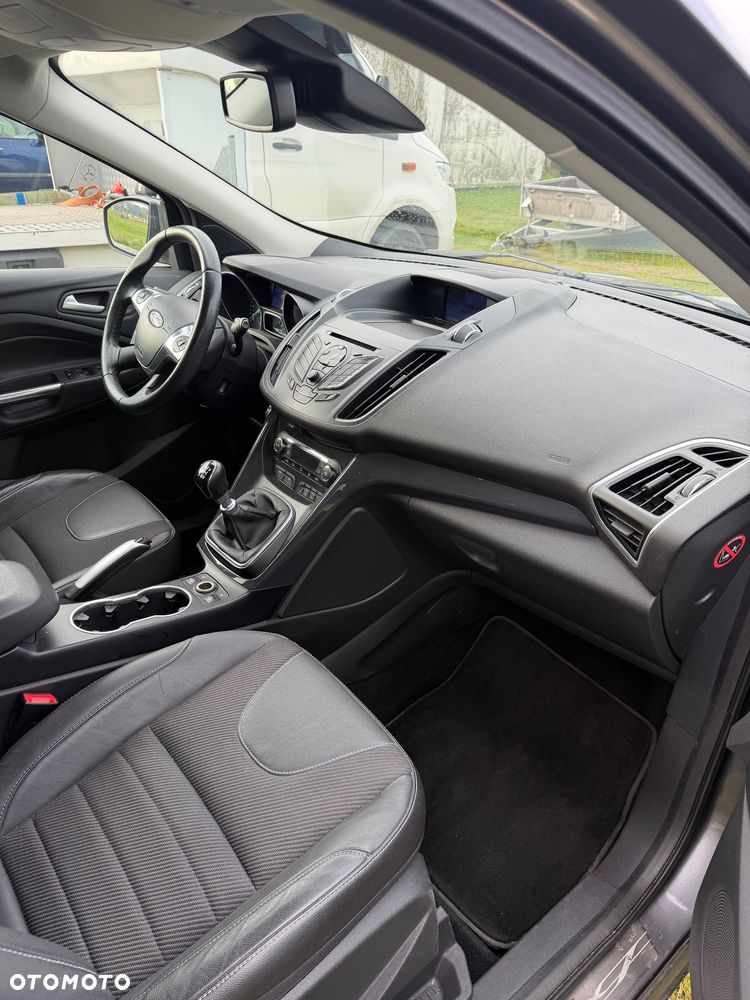 Ford Kuga - 24