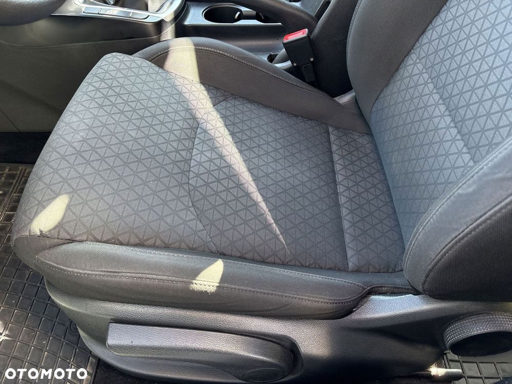 Kia Ceed - 12