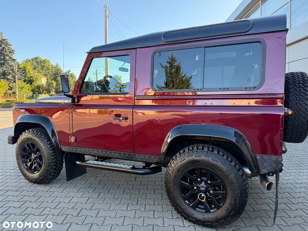 Land Rover Defender - 11