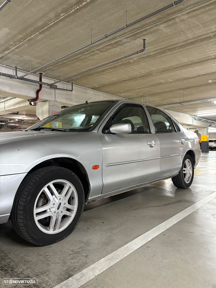 Ford Mondeo 1.8 TD Ghia - 2