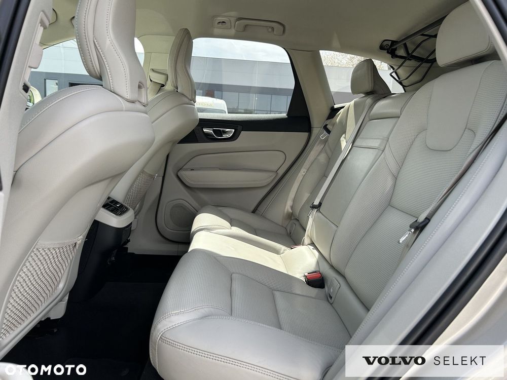 Volvo XC 60 - 30