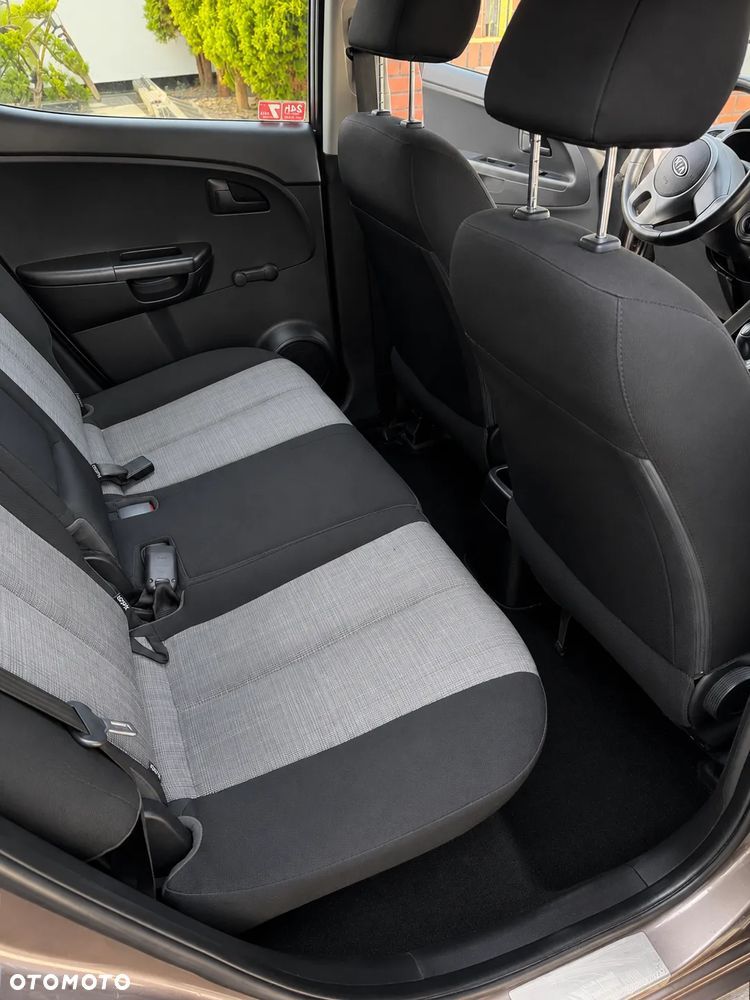 Kia Venga 1.4 L - 8