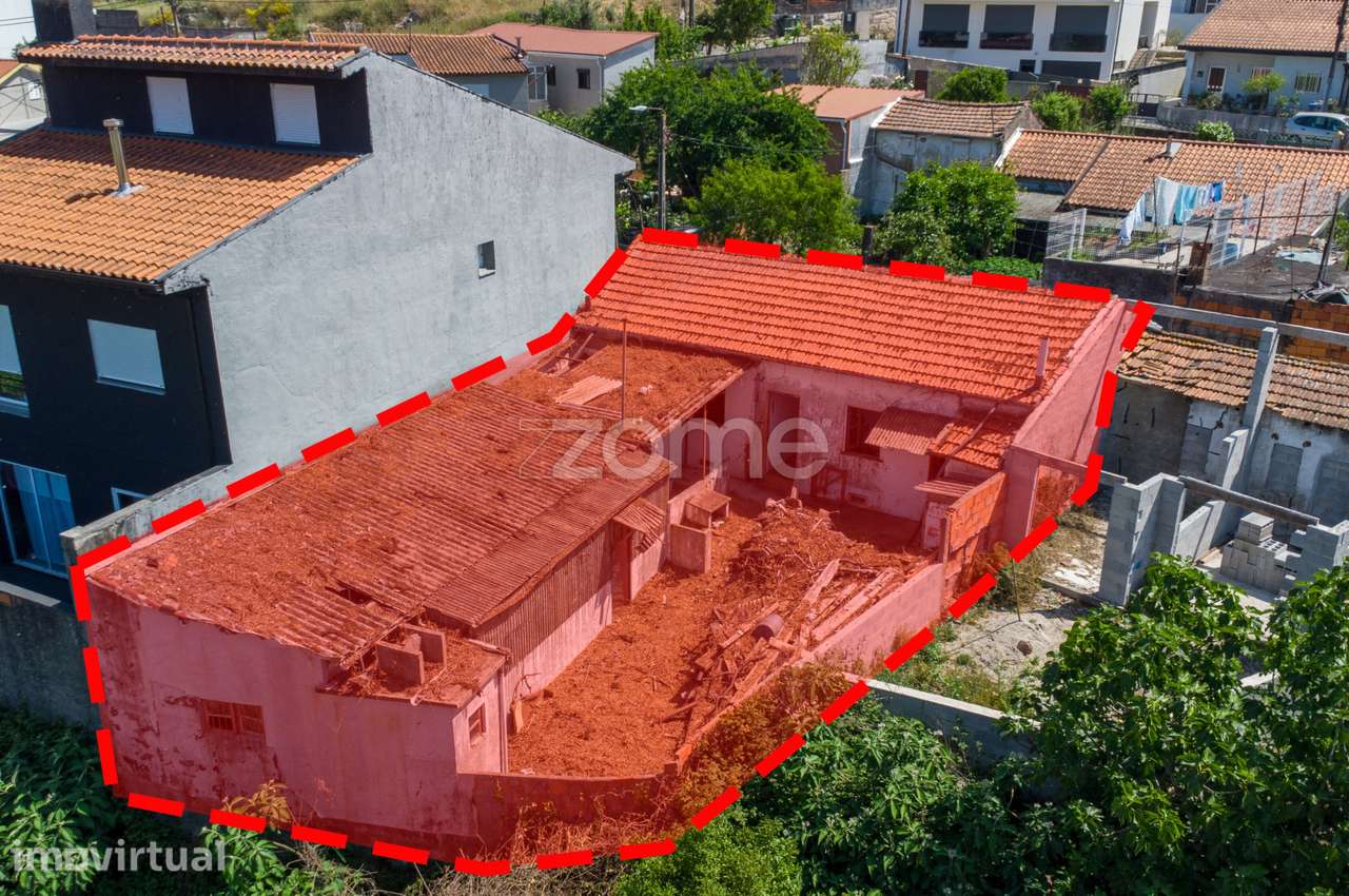 Duas moradias térreas T2 com quintal, para recuperar - Pedrouços, M... - Grande imagem: 2/30