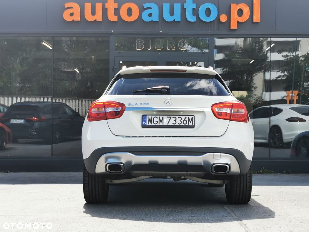 Mercedes-Benz GLA 250 7G-DCT UrbanStyle Edition - 30