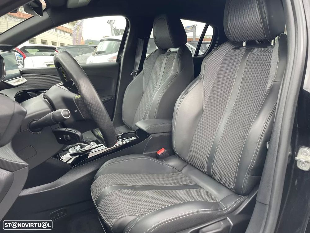 Peugeot e-208 GT Pack - 14