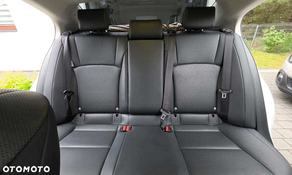 Lexus ES 300h Business Edition - 23