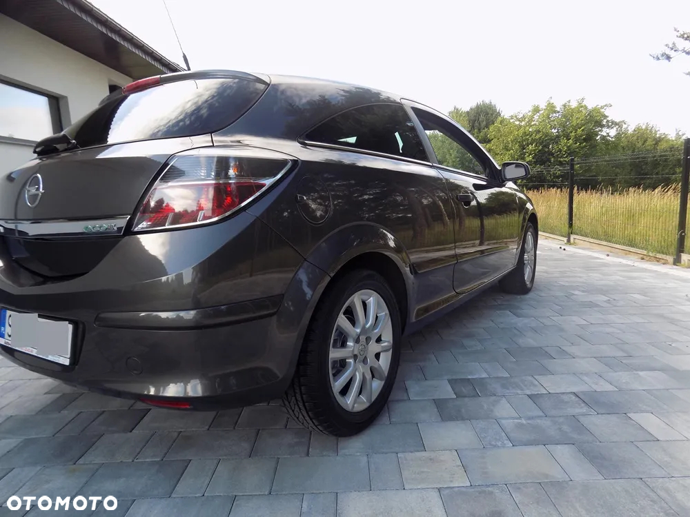 Opel Astra III GTC 1.4 Enjoy - 12