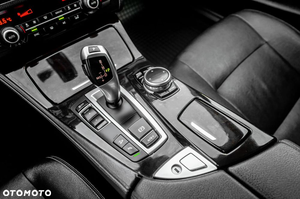 BMW Seria 5 530d Sport-Aut Luxury Line - 33