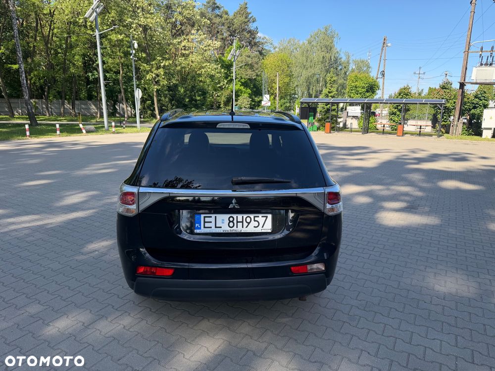 Mitsubishi Outlander 2.2 DI-D 4WD Plus - 6