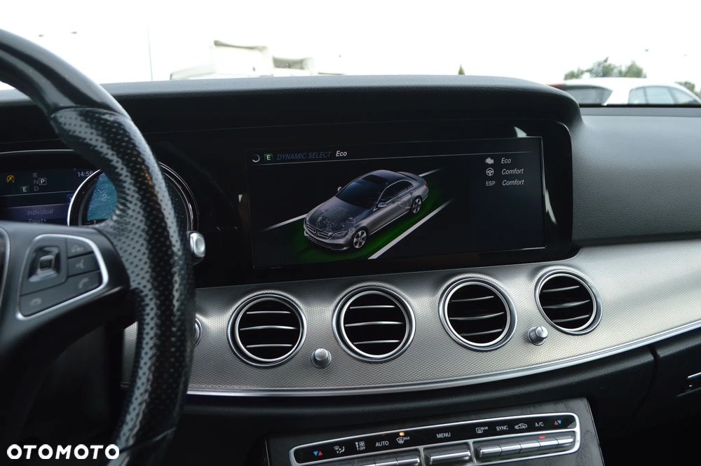 Mercedes-Benz Klasa E 220 d 9G-TRONIC - 24