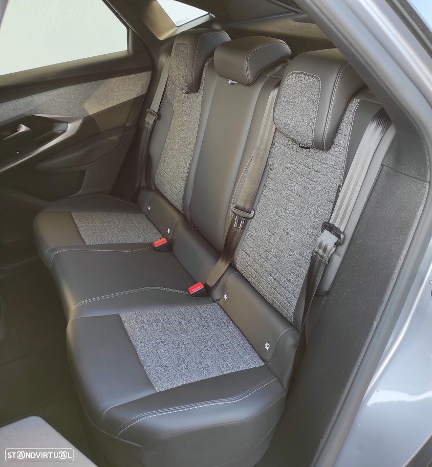 Peugeot E-3008 Allure - 26