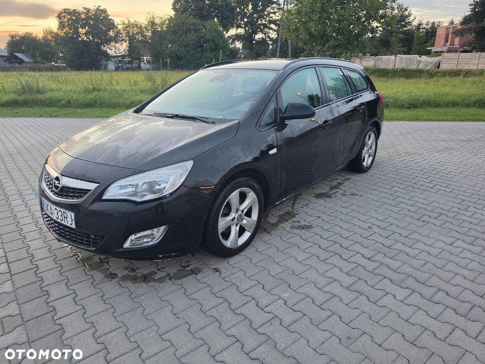Opel Astra, 2011