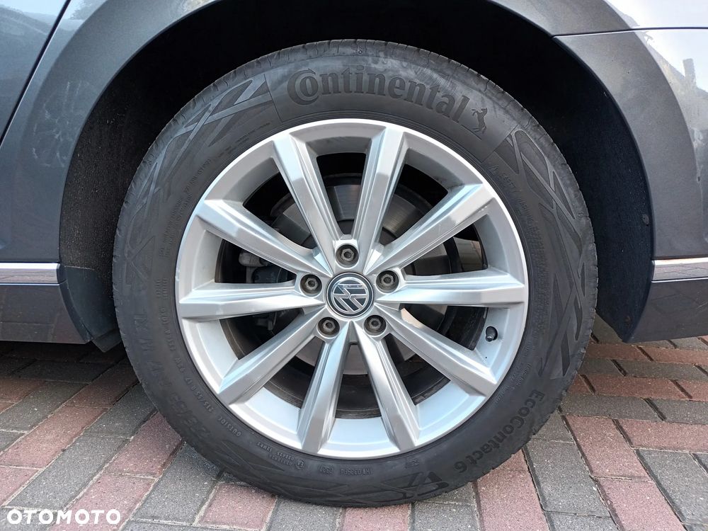 Volkswagen Passat 1.8 TSI BMT Highline - 32