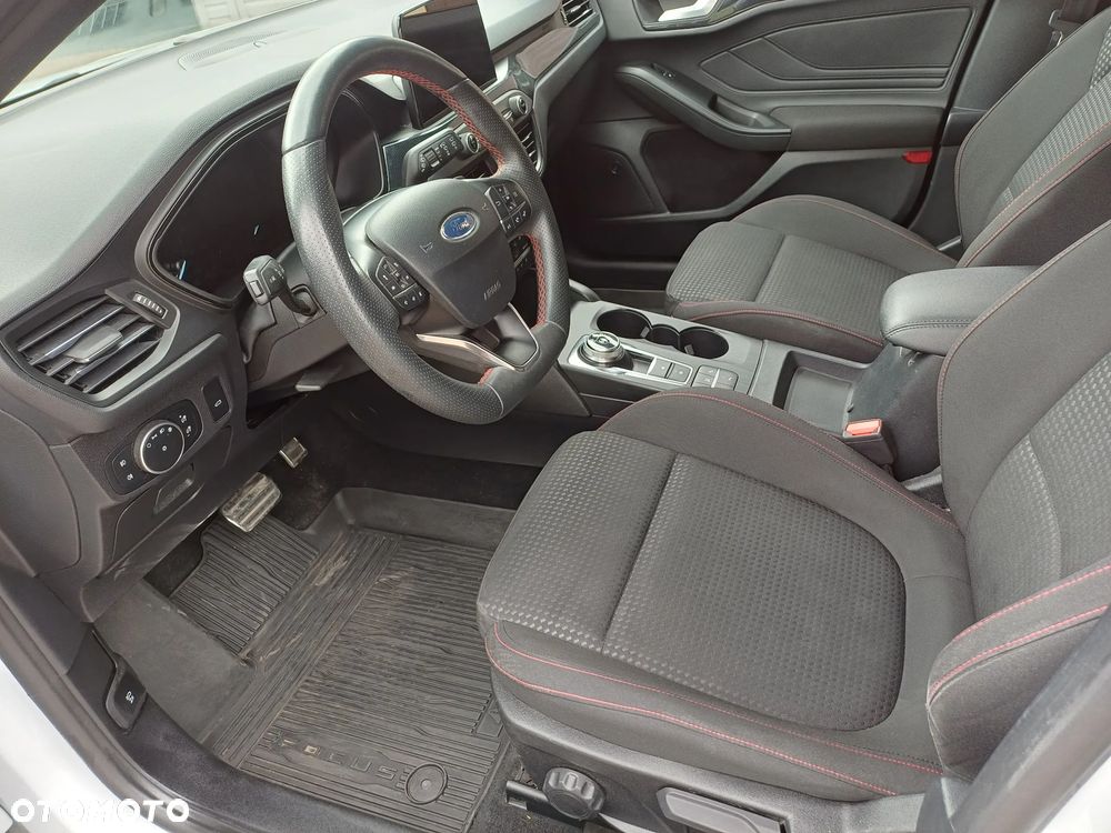 Ford Focus 2.0 TDCi ST-Line Red ASS PowerShift - 13