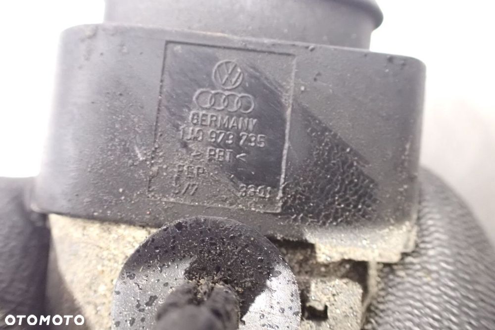 PAS PRZEDNI VOLKSWAGEN TOUAREG 5.0 - 11