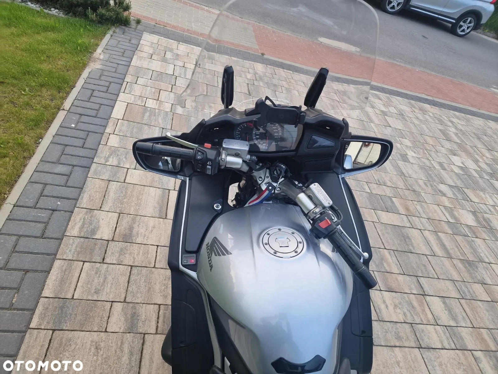 Honda ST - 9