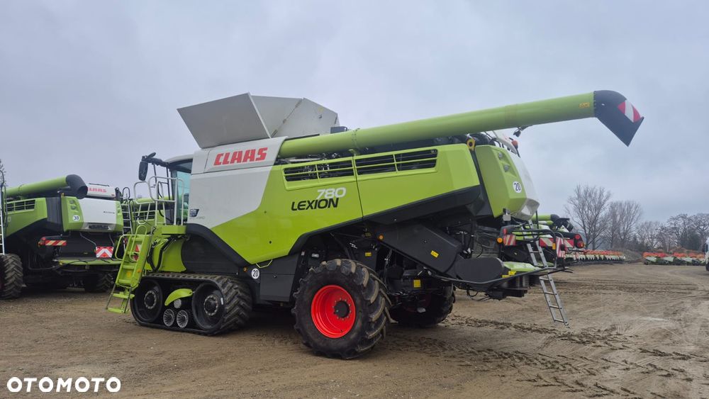 Claas Lexion 780TT z hederem - 2