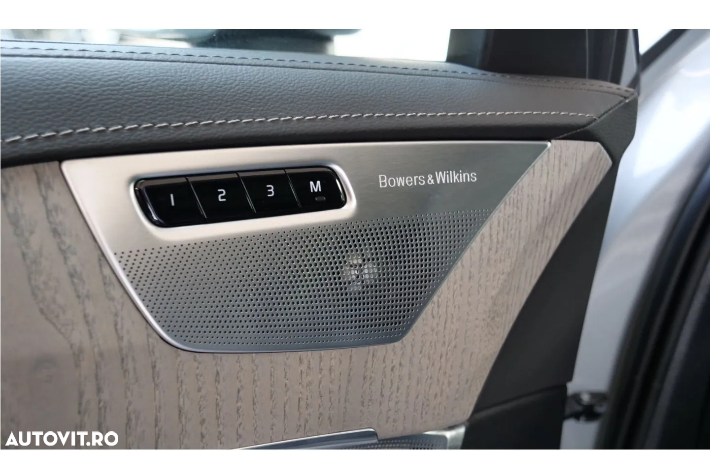 Volvo XC 90 T8 AWD Plug-in Hybrid Ultra Bright - 9