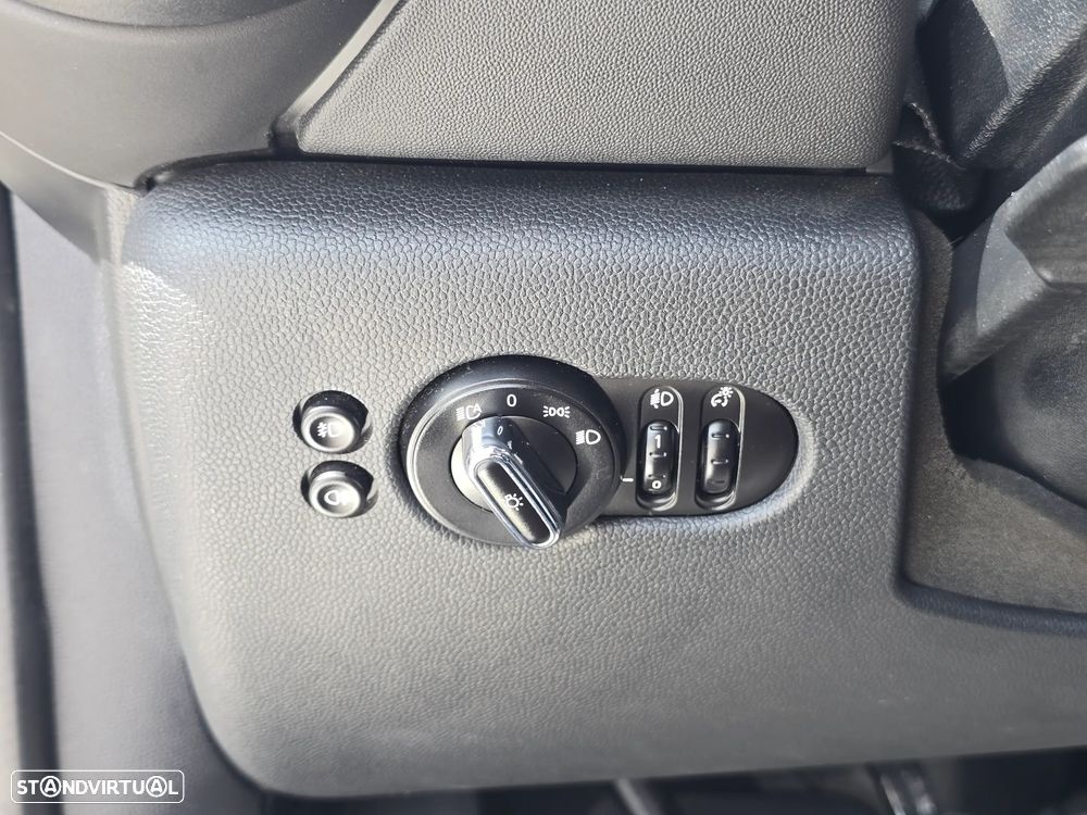MINI 3 Portas One D - 27