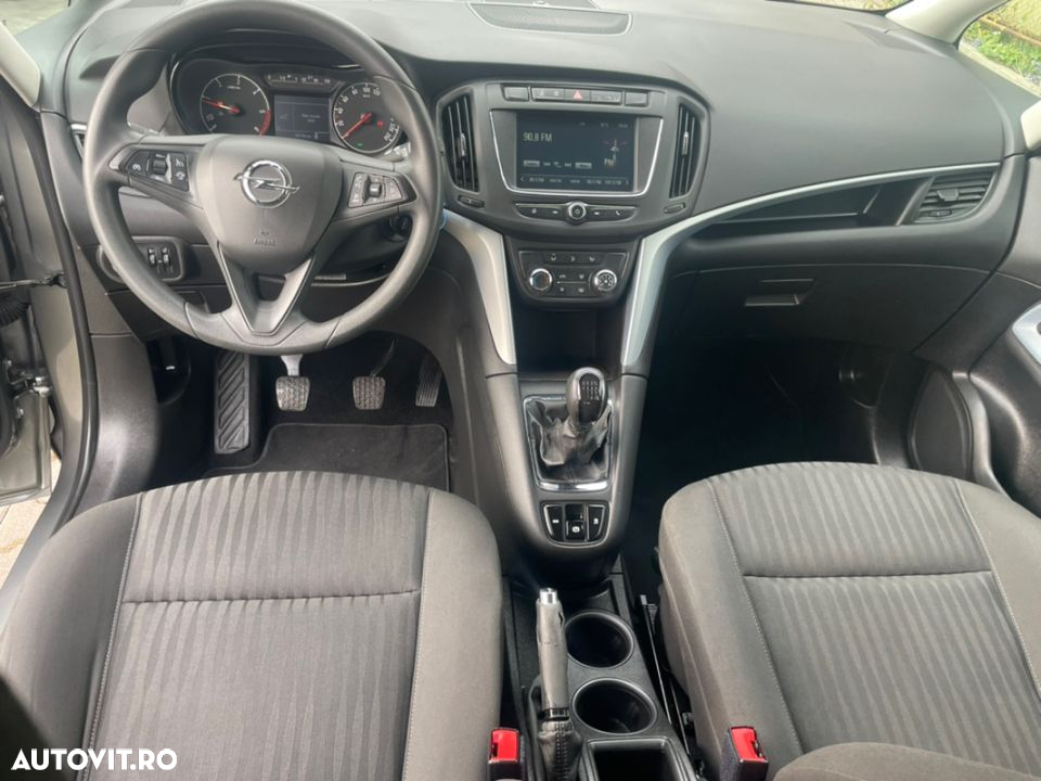 Opel Zafira - 10