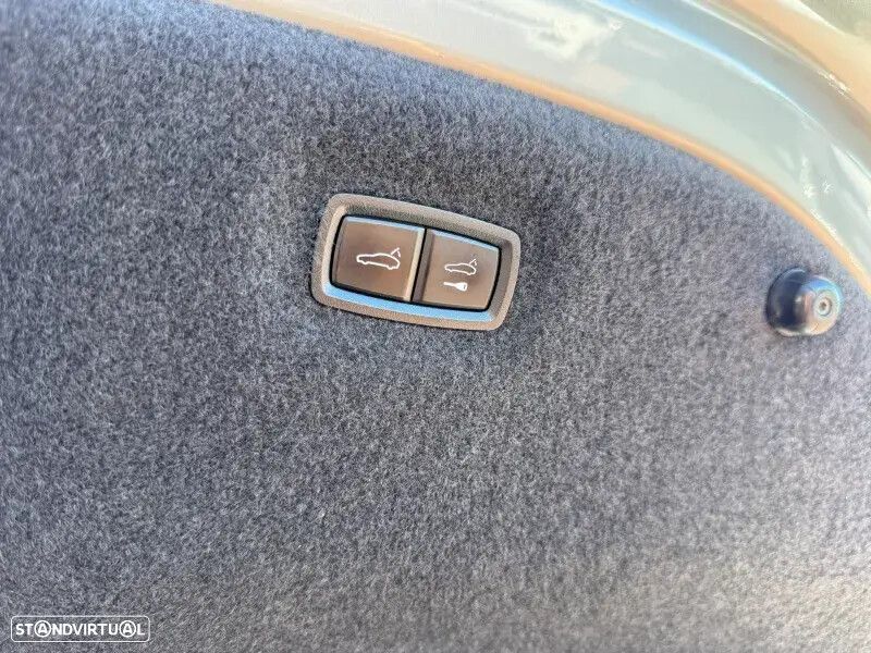 Porsche Taycan Turbo - 29