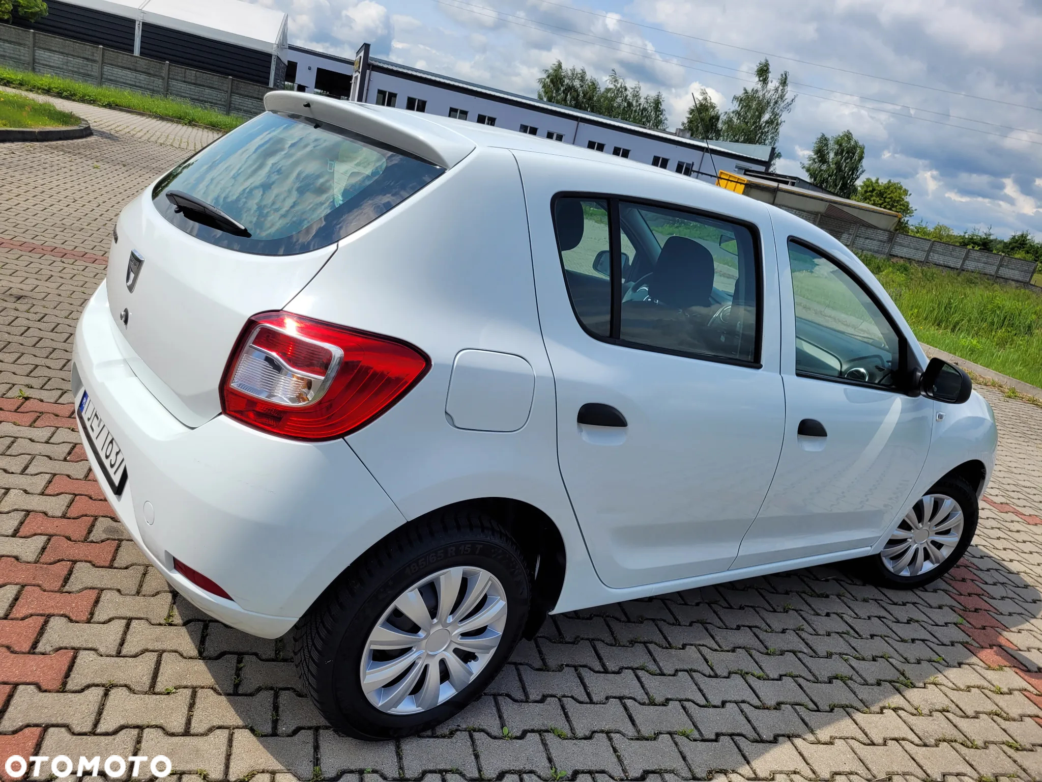 Dacia Sandero 1.2 16V 75 Laureate - 38