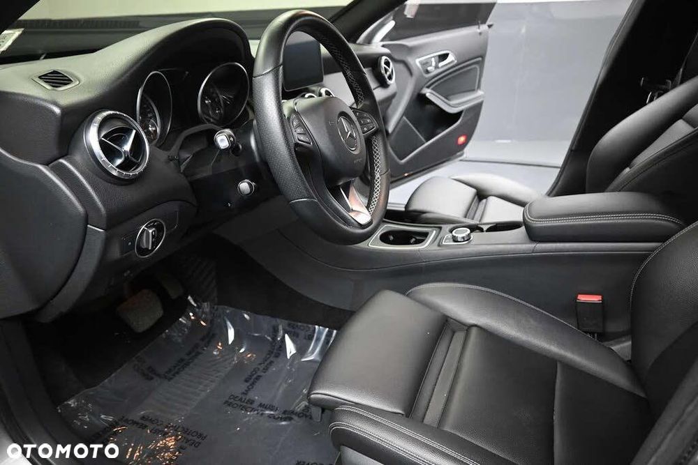 Mercedes-Benz CLA 250 4-Matic - 6