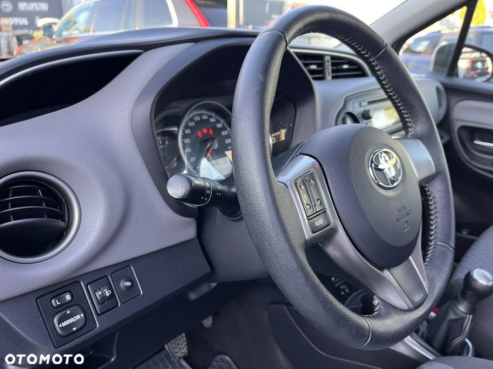 Toyota Yaris - 12