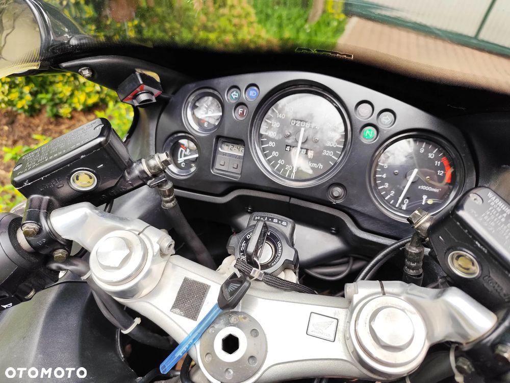 Honda CBR - 9