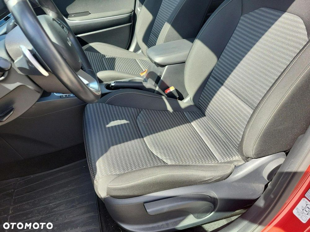Kia Ceed - 12