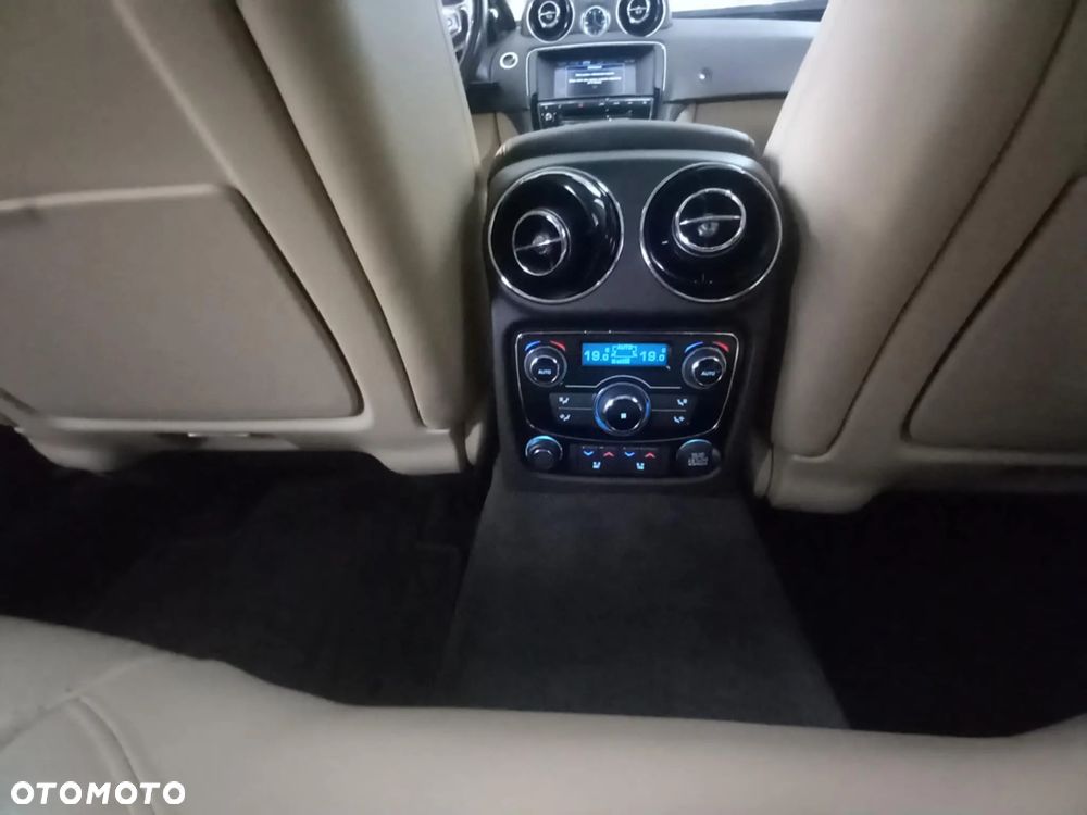 Jaguar XJ 3.0 D V6 LWB Premium Luxury - 20