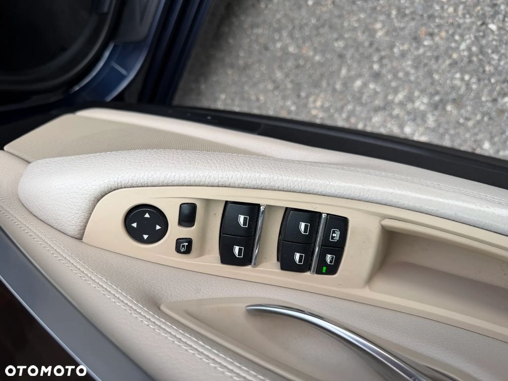 BMW Seria 5 530d - 27